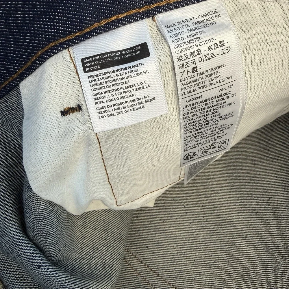 NWT Levis 501 Original Fit Mens Shrink- To- Fit Jeans‎ 42x32 Dark Blue Wash
